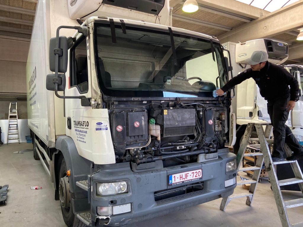 Remplacement pare-brise camion