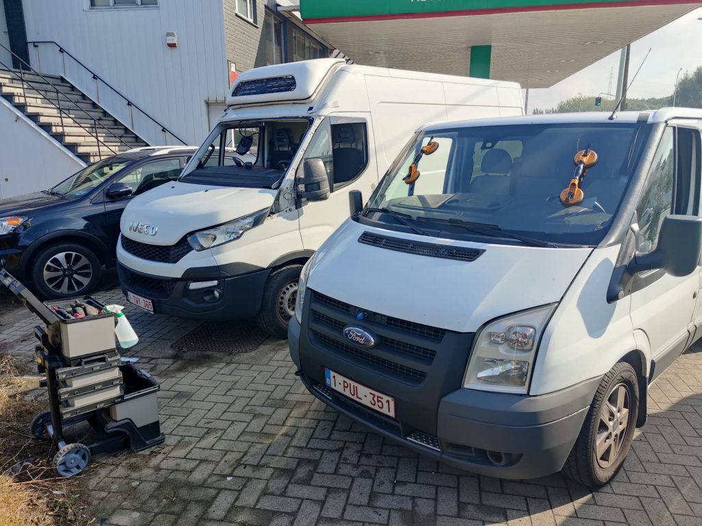 Remplacement de pare-brise utilitaire sur site